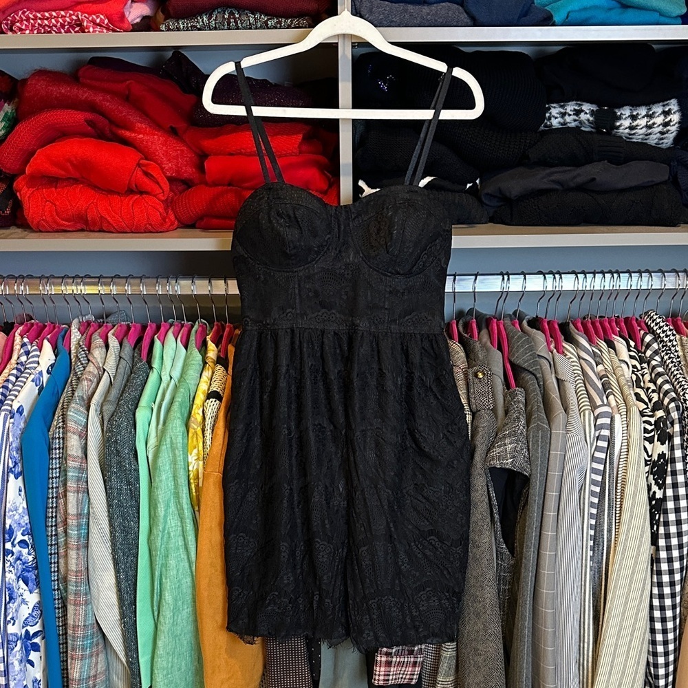 Unbranded black adjustable strap back zipper closure lined dress size M